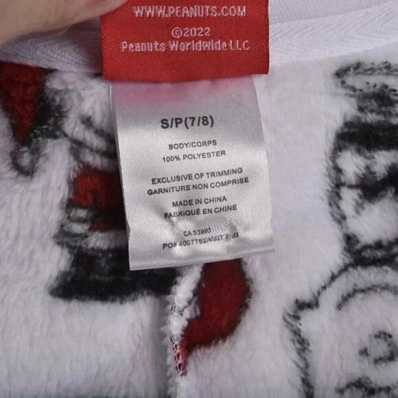 Peanuts Snoopy Christmas Pajamas Holiday White Onesie Kids Size  Small - Picture 8 of 8